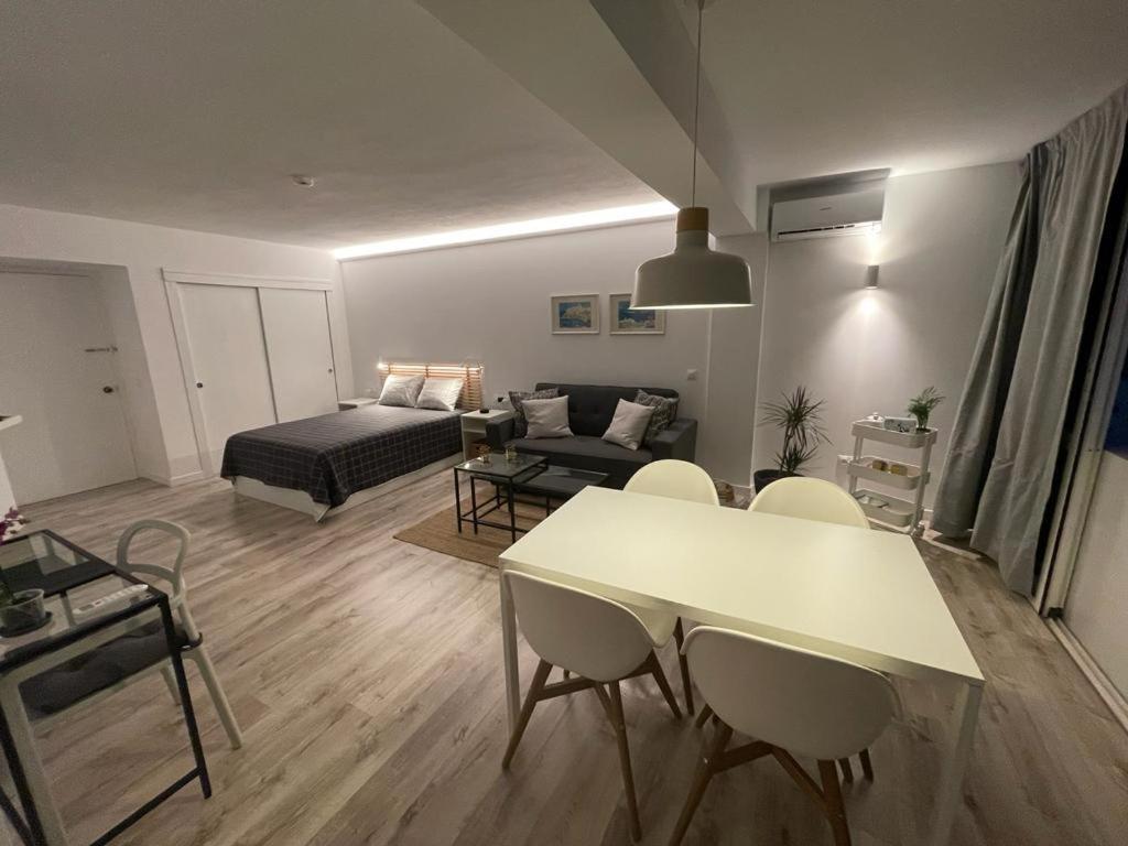 Apartamento C Y L Торремолинос Экстерьер фото